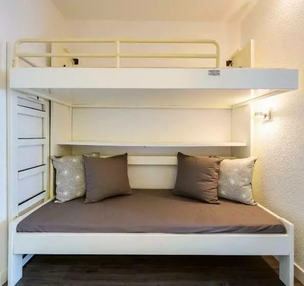 Hotelli Le Domaine De L Olivaie   Vacances Ulvf