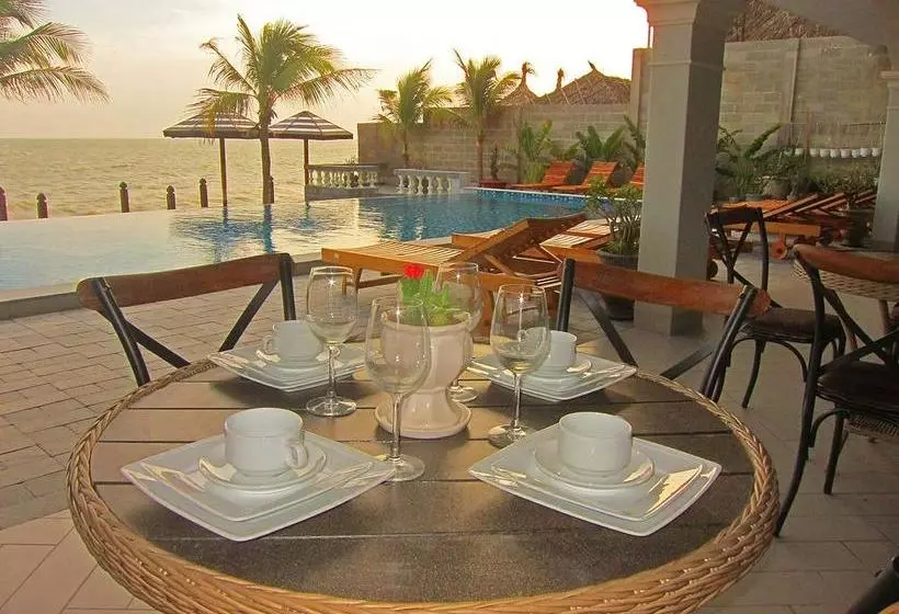 استراحتگاه Serenity By The Sea