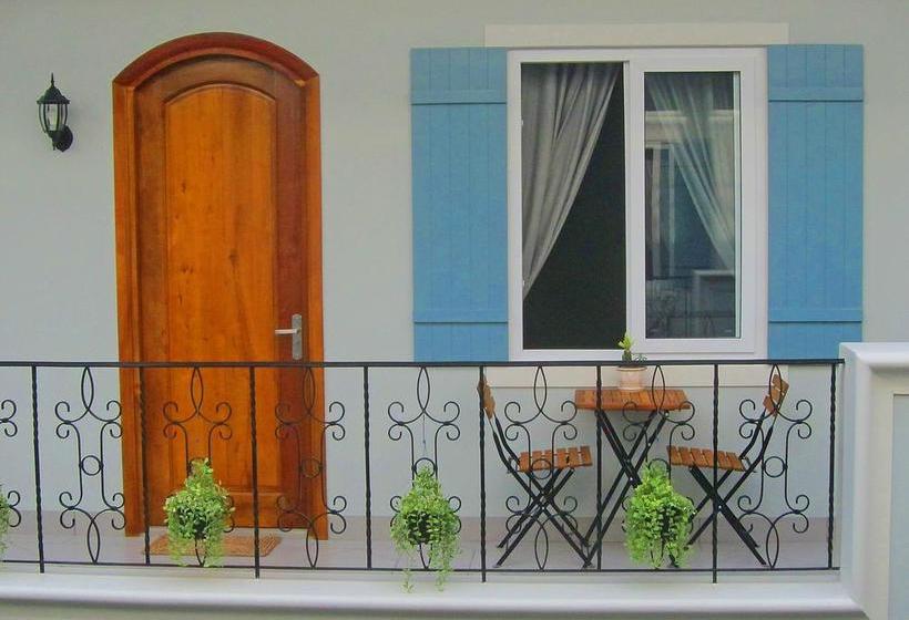 استراحتگاه Serenity By The Sea