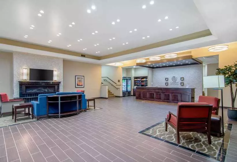 Hotelli Comfort Inn & Suites Shawnee  Kansas City