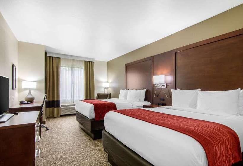 Отель Comfort Inn & Suites Shawnee  Kansas City