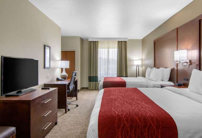 Отель Comfort Inn & Suites Shawnee  Kansas City