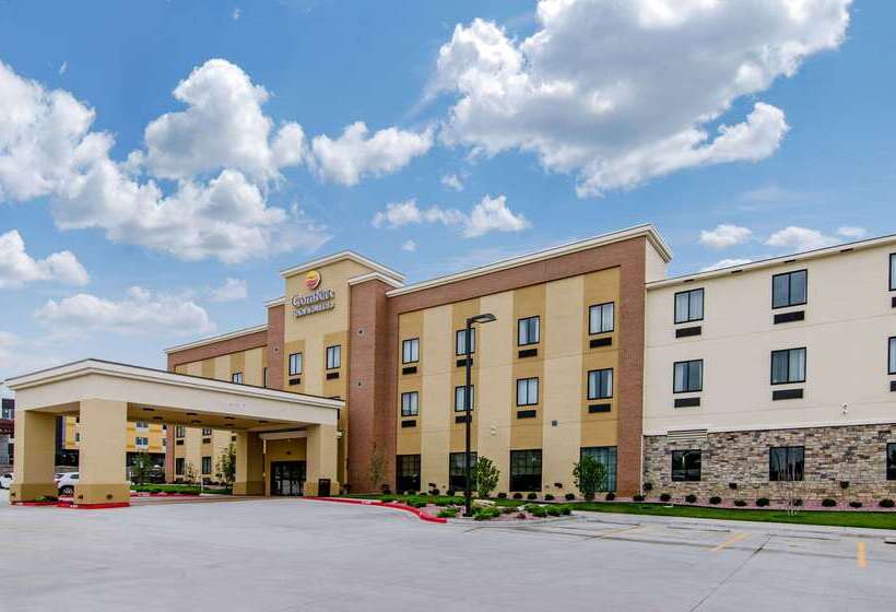 Отель Comfort Inn & Suites Shawnee  Kansas City