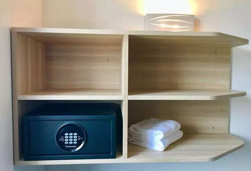 Brit Hotel Martigues Nord