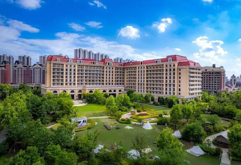 ホテル Crowne Plaza Qingdaoorientalmoviemetropolis, An Ihg