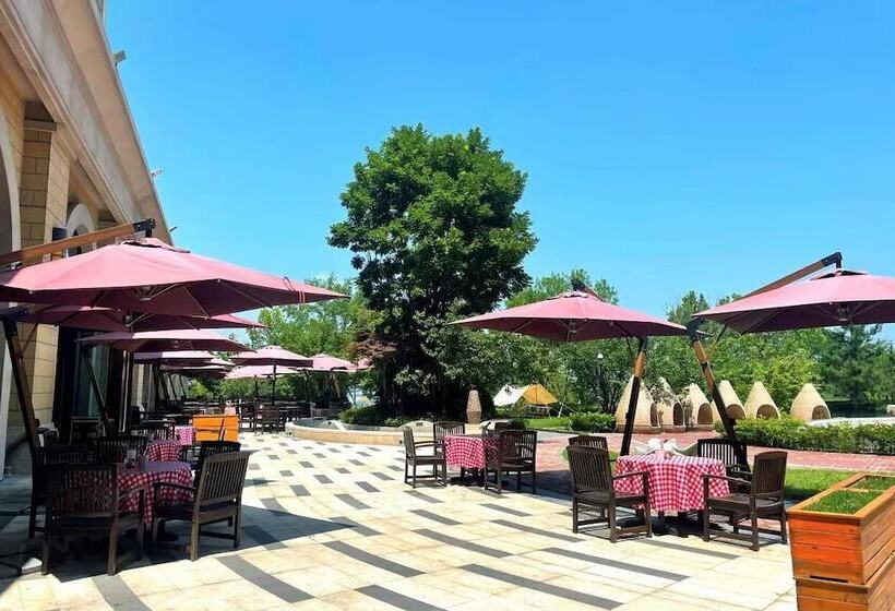 Hotel Crowne Plaza Qingdaoorientalmoviemetropolis, An Ihg