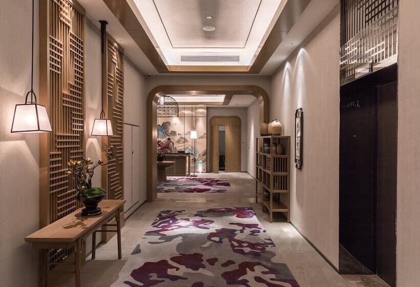 Hotel Crowne Plaza Qingdaoorientalmoviemetropolis, An Ihg