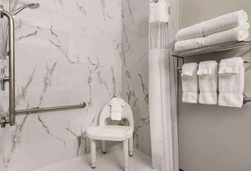 בית מלון כפרי Days Inn By Wyndham Calgary North Balzac