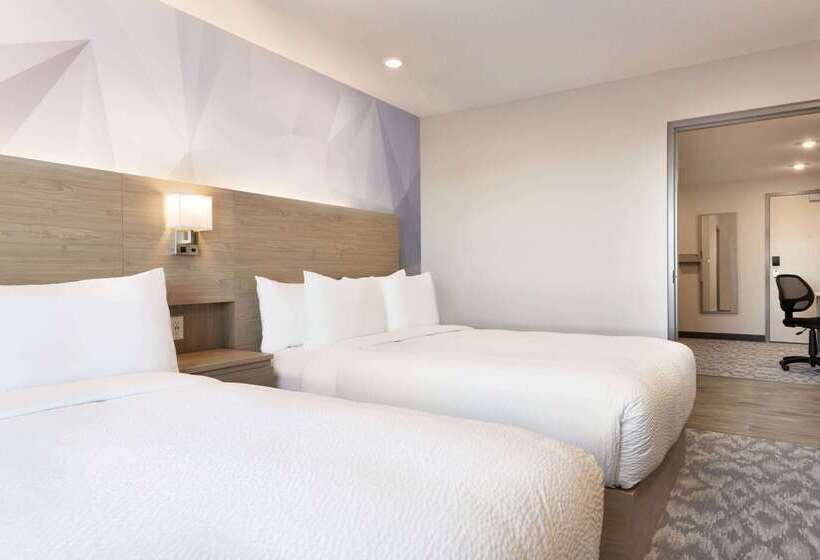 בית מלון כפרי Days Inn By Wyndham Calgary North Balzac