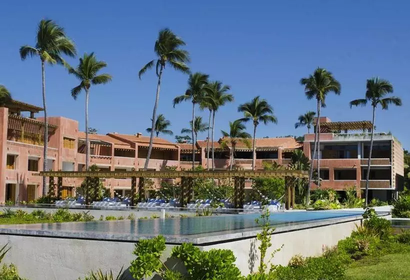 Hotelli El Careyes Club & Residences