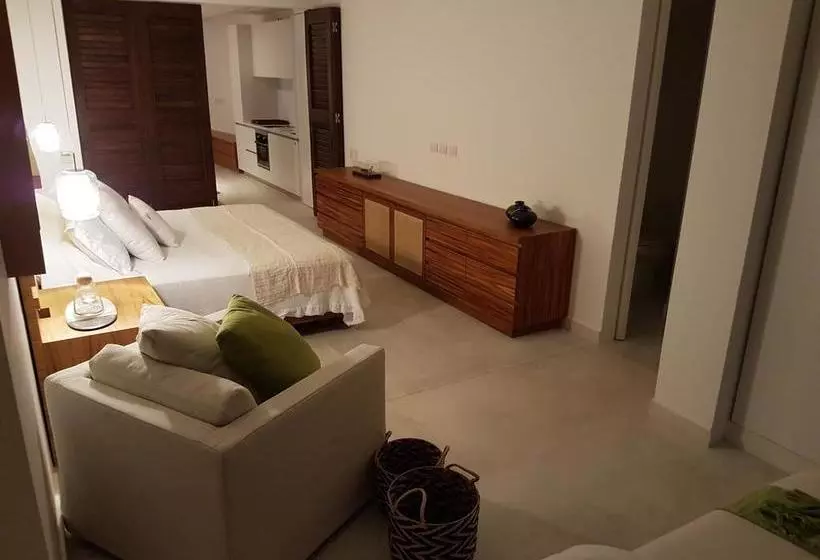 Hotelli El Careyes Club & Residences