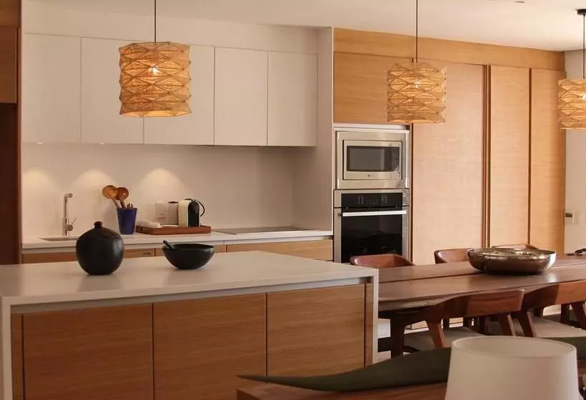 Hotelli El Careyes Club & Residences