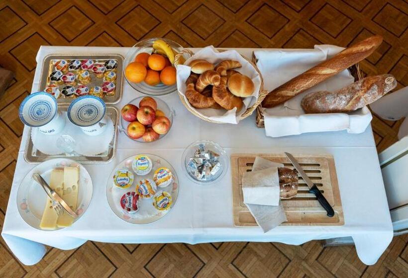 ホテル Hôtel Du Cheval Blanc