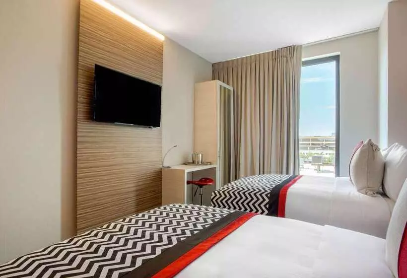 Insignia Hotel Brooklyn, Ascend Hotel Collection