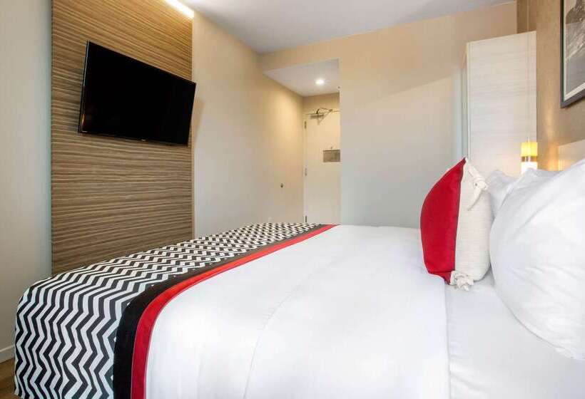 Insignia Hotel Brooklyn, Ascend Hotel Collection