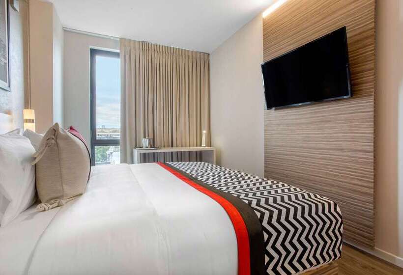 Insignia Hotel Brooklyn, Ascend Hotel Collection