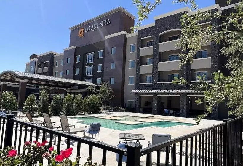 ホテル La Quinta Inn & Suites By Wyndham Lubbock Southwest