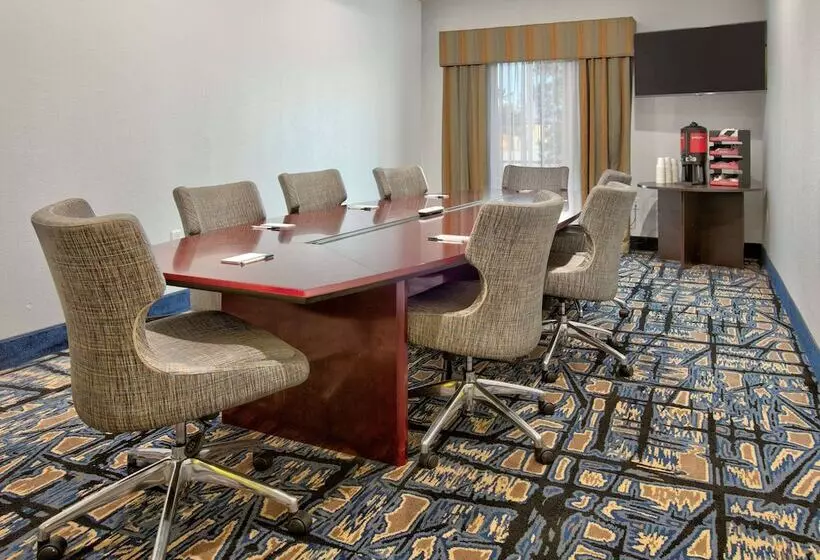 ホテル La Quinta Inn & Suites By Wyndham Lubbock Southwest