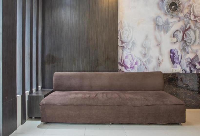 Отель Oyo Rooms Gangwal Bus Stand