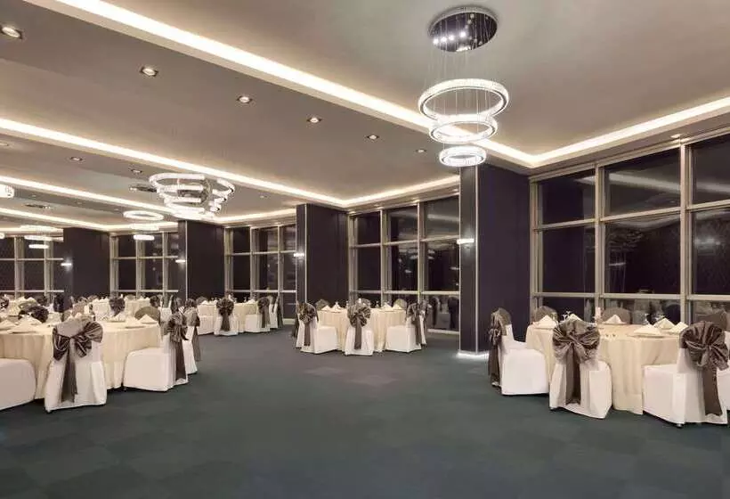 Ramada Hotel & Suites By Wyndham Edirne