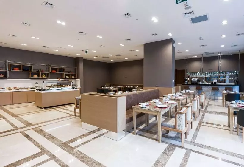 ホテル Ramada By Wyndham Istanbul Alibeykoy