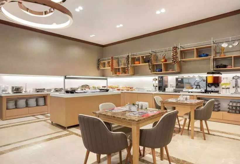 ホテル Ramada By Wyndham Istanbul Alibeykoy