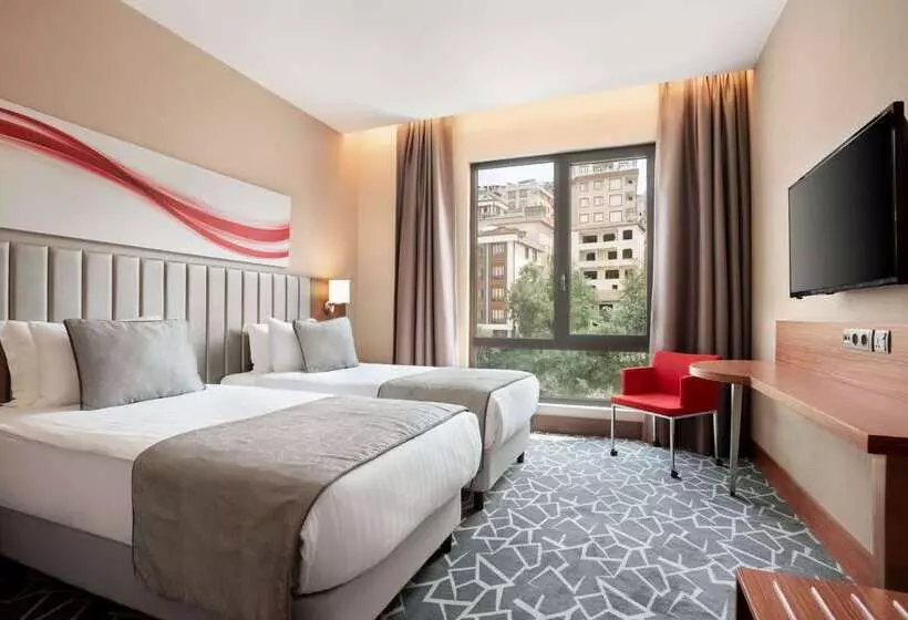 ホテル Ramada By Wyndham Istanbul Alibeykoy