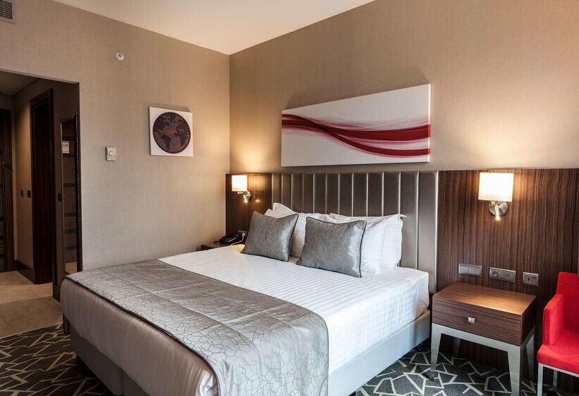 Hotel Ramada By Wyndham Istanbul Alibeykoy