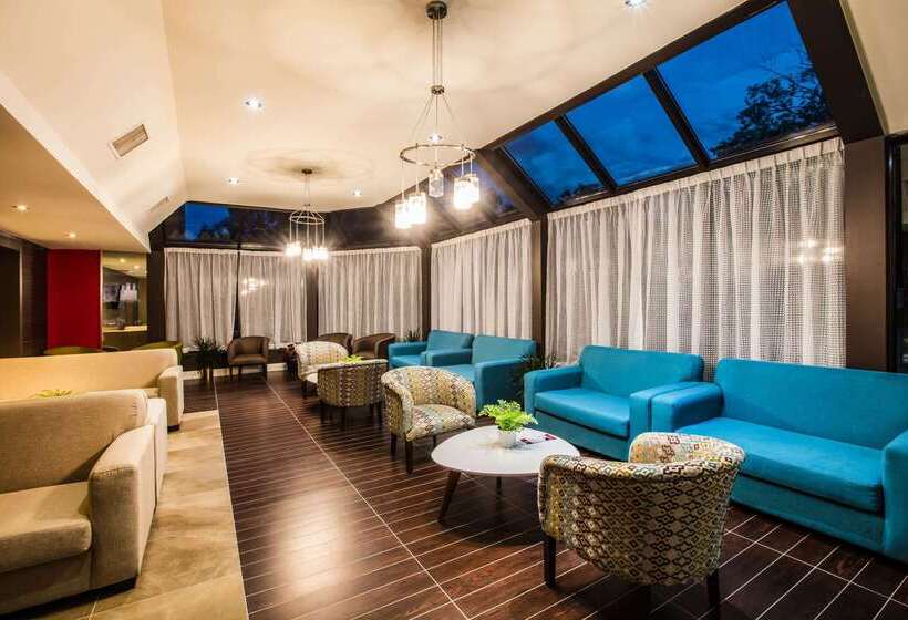 בית מלון כפרי Ramada By Wyndham Jacksons Point