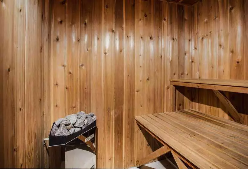 Hotelli Ramada By Wyndham Jacksons Point