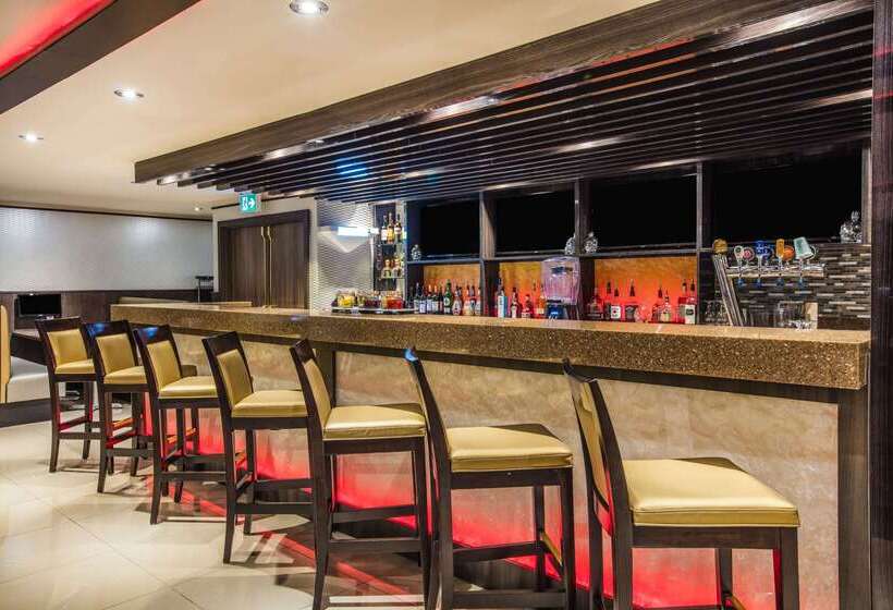 בית מלון כפרי Ramada By Wyndham Jacksons Point