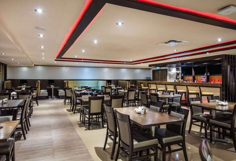 בית מלון כפרי Ramada By Wyndham Jacksons Point