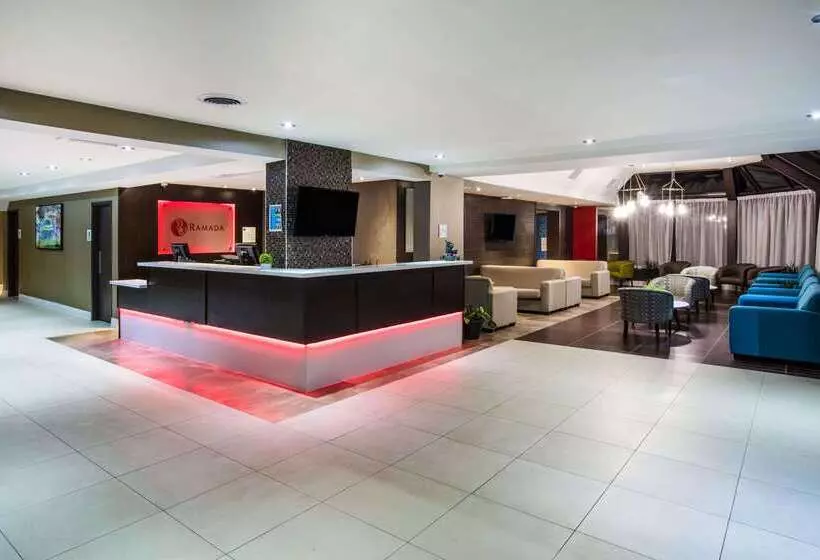 Hotelli Ramada By Wyndham Jacksons Point
