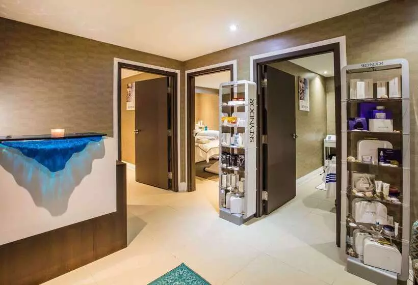 Hotelli Ramada By Wyndham Jacksons Point