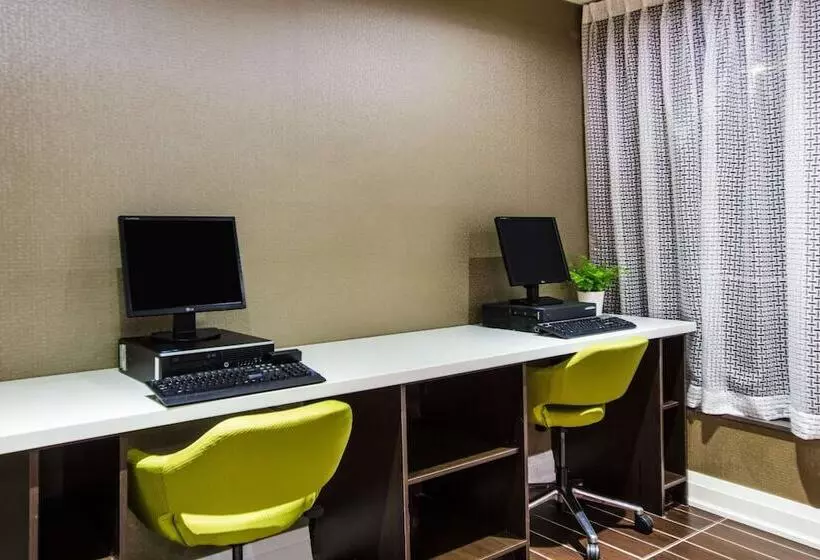 Hotelli Ramada By Wyndham Jacksons Point