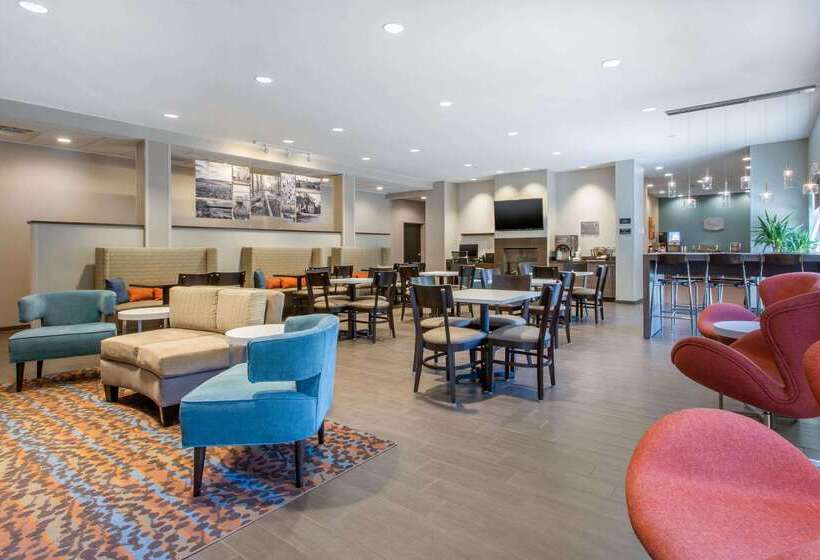 בית מלון כפרי Sleep Inn & Suites Monroe Woodbury