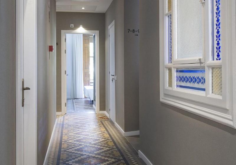 هتل Som Nit Triomf