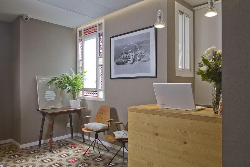 هتل Som Nit Triomf