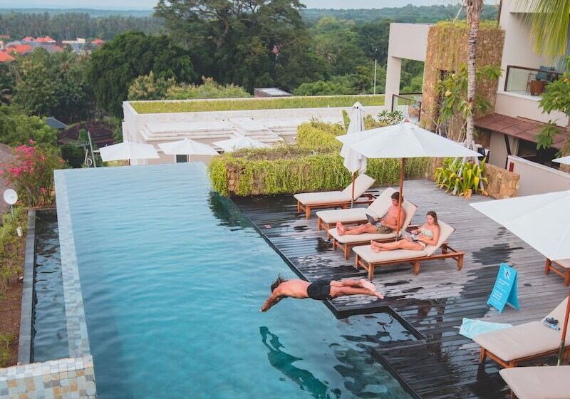 Отель The Tamarind Resort  Nusa Lembongan