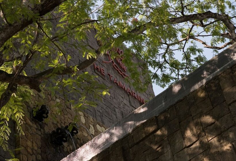 Отель The Tamarind Resort  Nusa Lembongan