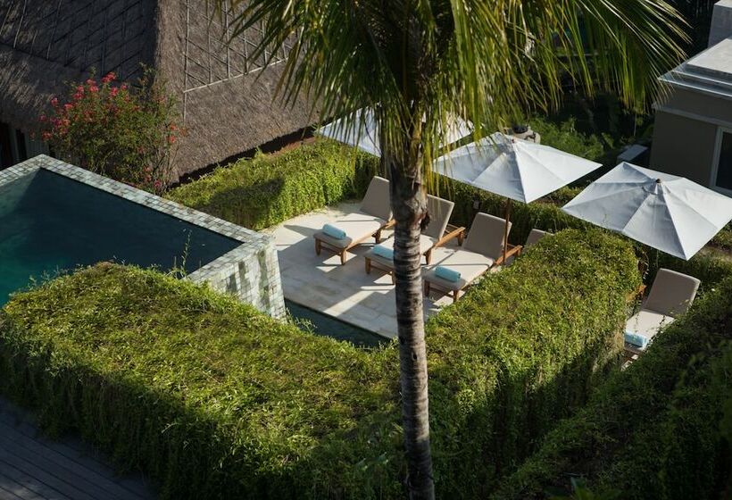 Отель The Tamarind Resort  Nusa Lembongan