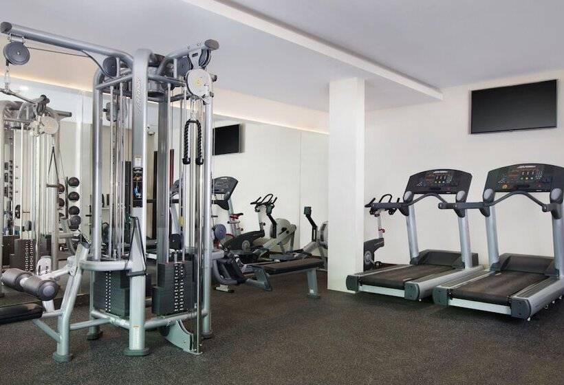 Отель The Tamarind Resort  Nusa Lembongan