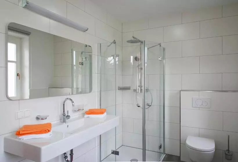 Aamiaismajoitus (B&B) Haus Steirer Am Kaiserwald