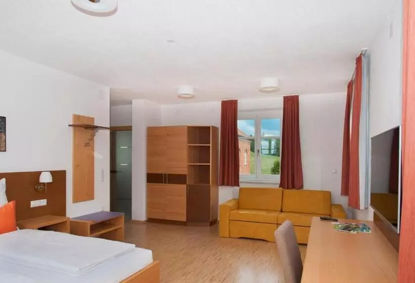 Aamiaismajoitus (B&B) Haus Steirer Am Kaiserwald