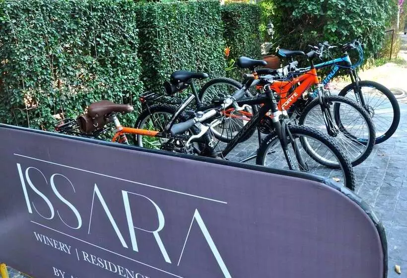 Hotelli Issara Boutique Winery