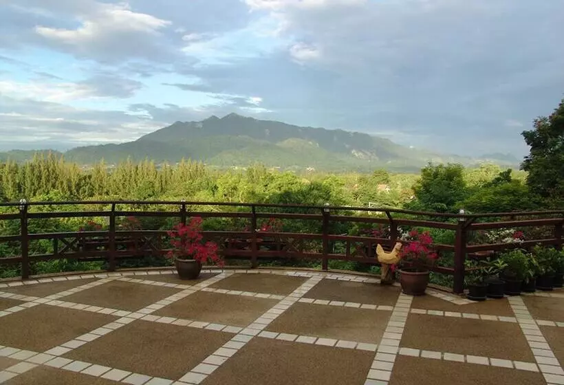 Hotelli Issara Boutique Winery