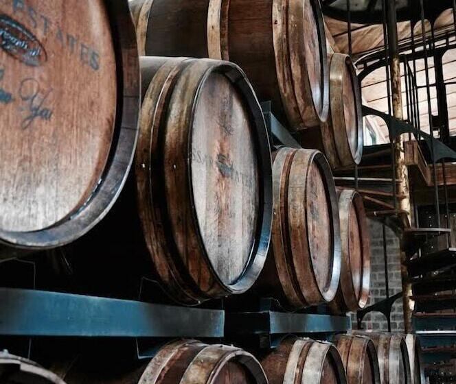 Отель Issara Boutique Winery