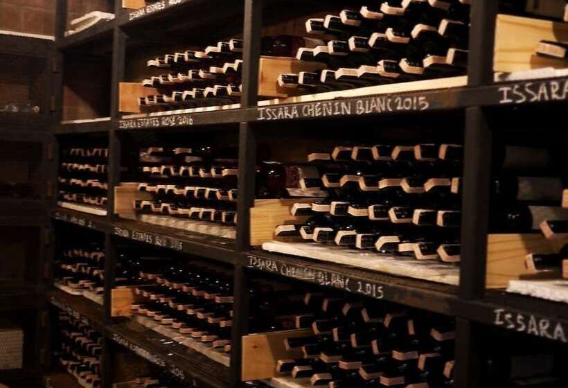 Отель Issara Boutique Winery