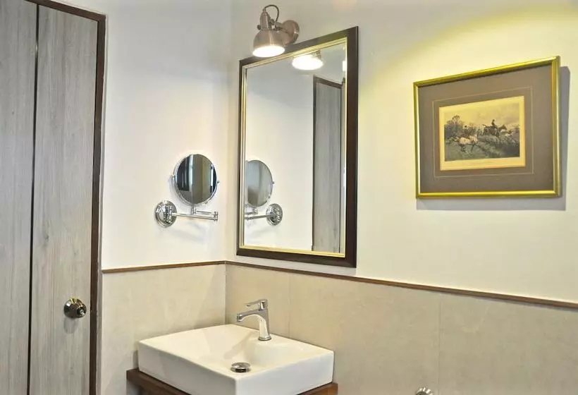 Hotelli Issara Boutique Winery