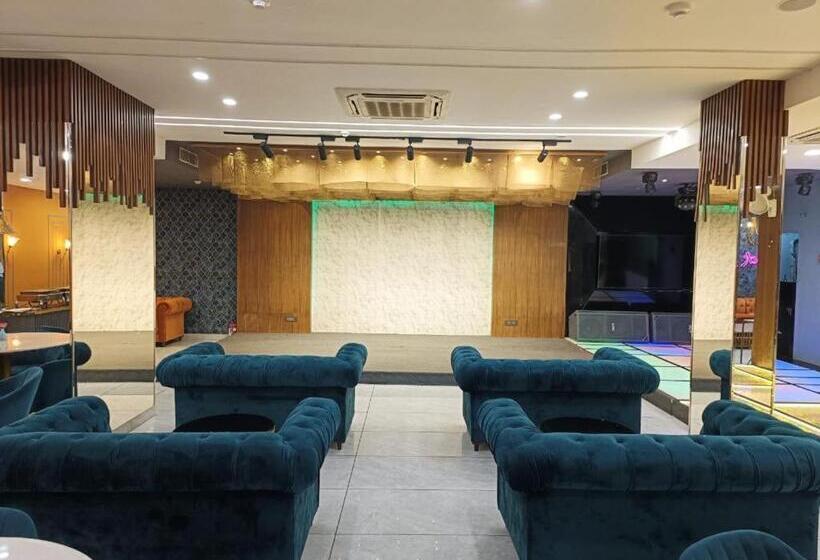 Ganeshwaram Hotel Sector 45 Noida